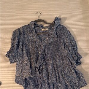 Doen Blue Floral Ruffled Blouse
Henri blouse